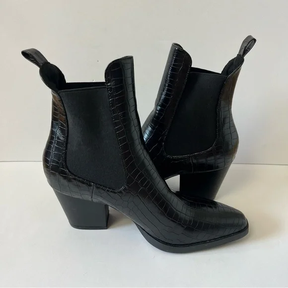 Just Fab Heeled Black Booties 7 - Picture 6 of 11